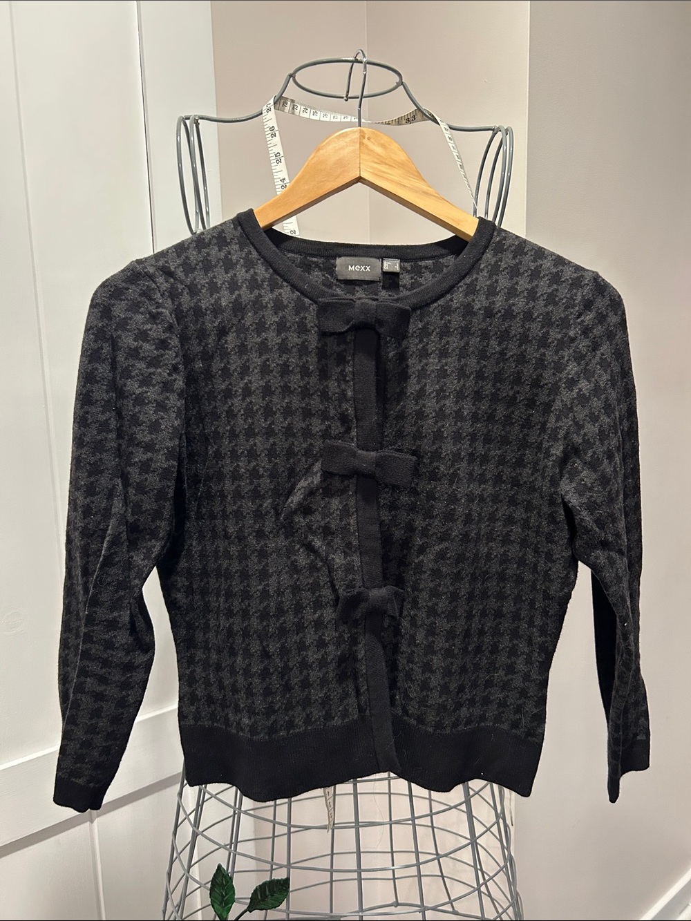 Mexx Black & Charcoal Houndstooth Bow-Front Cardigan